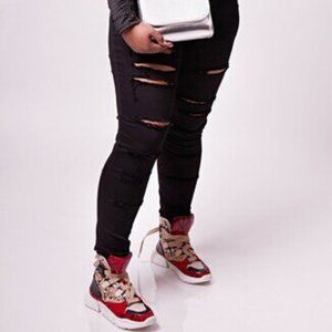 Tanny Distressed Black Skinny